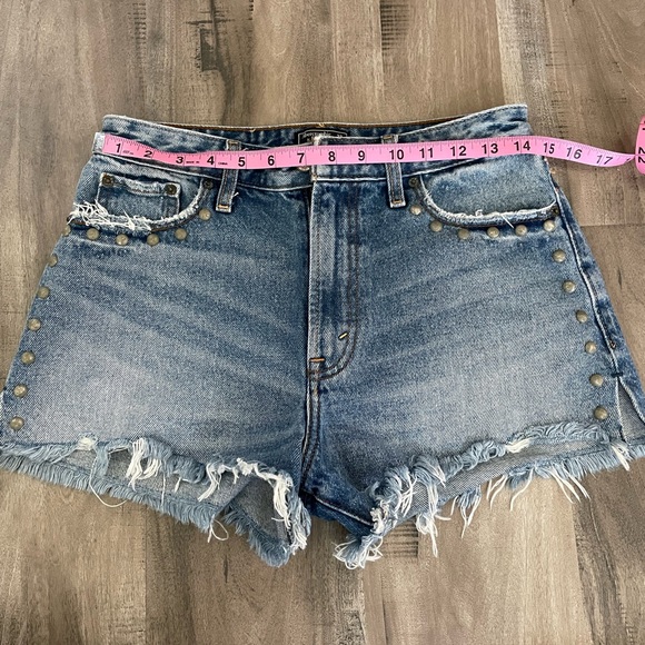 Abercrombie Studded Denim Shorts - Picture 5 of 6